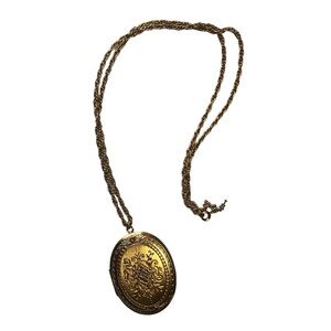 Crown Trifari Vintage Oval Embossed Floral Design Double Locket Pendant Necklace